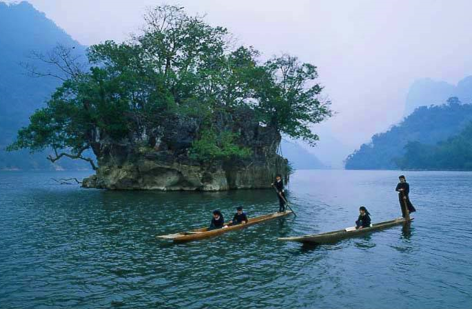 Hồ 3 Bể được ban tặng thiên nhiên hùng vĩ