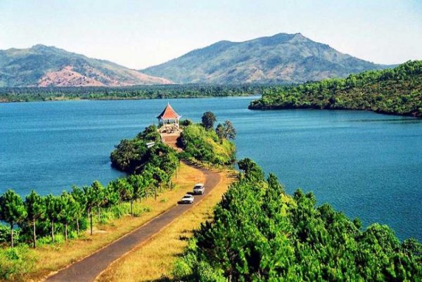 hồ rộng nhất Việt Nam