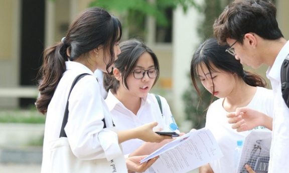 23-diem-khoi-d-nen-chon-truong-nao